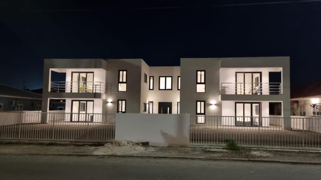 Whitehouse Boulevard, Close To Mambo Beach And City Centre Appartement Willemstad Buitenkant foto