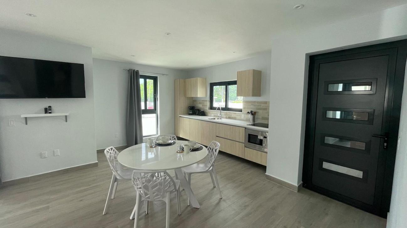 Whitehouse Boulevard, Close To Mambo Beach And City Centre Appartement Willemstad Buitenkant foto