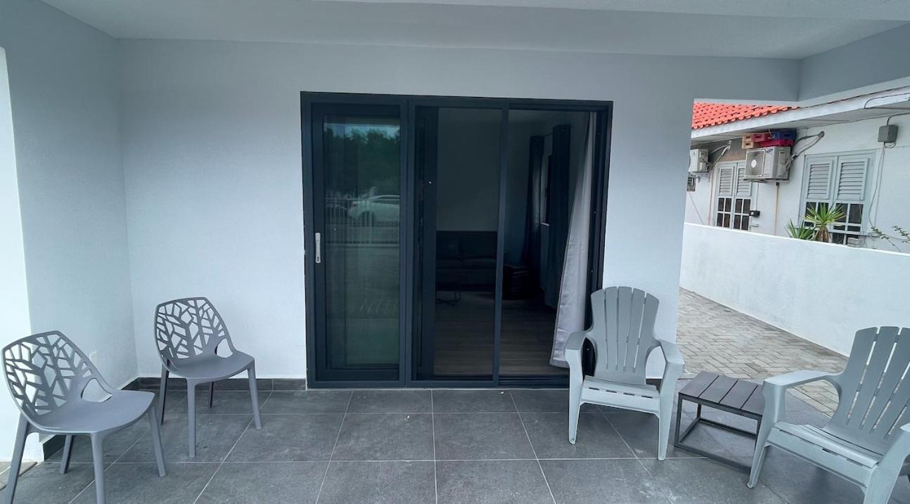 Whitehouse Boulevard, Close To Mambo Beach And City Centre Appartement Willemstad Buitenkant foto