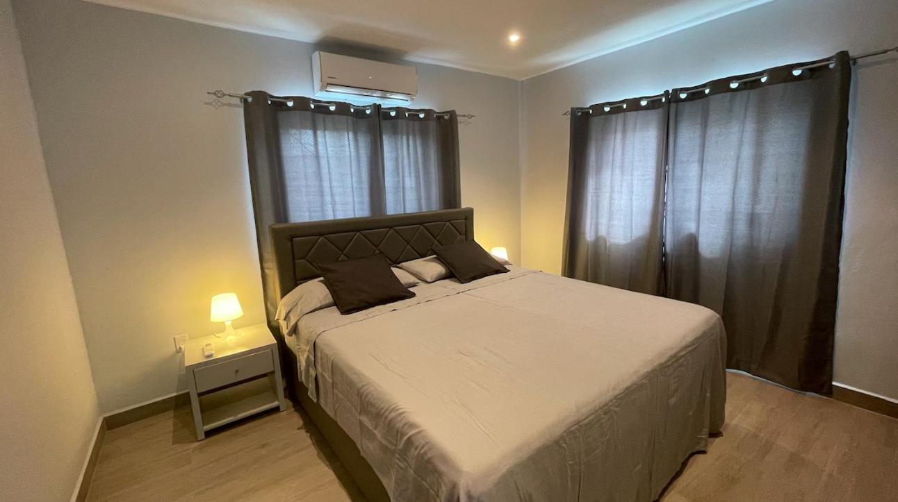 Whitehouse Boulevard, Close To Mambo Beach And City Centre Appartement Willemstad Buitenkant foto