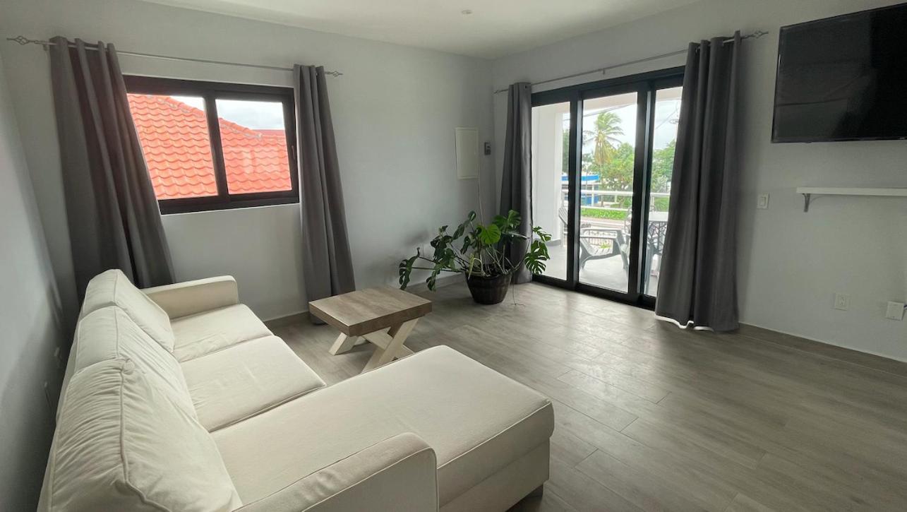 Whitehouse Boulevard, Close To Mambo Beach And City Centre Appartement Willemstad Buitenkant foto